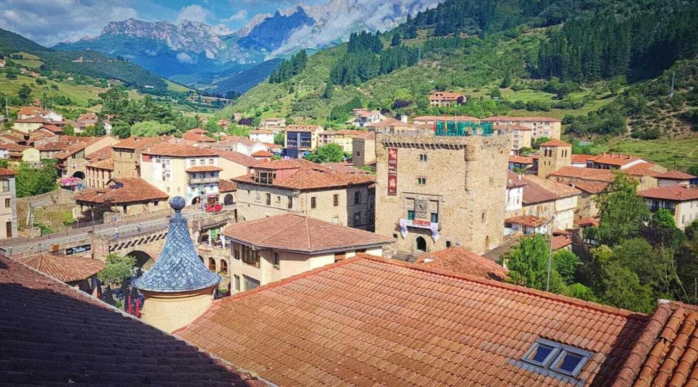 El Mirador De La Torre Apartment Potes